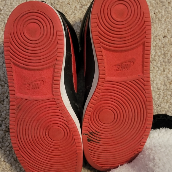 Men's Nike shoes - Picture 2 of 4